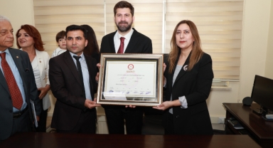 TARSUS’UN YENİ BAŞKANI ALİ BOLTAÇ MAZBATASINI ALDI 