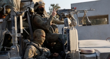 Üst düzey komutanlar birer birer istifa ediyor