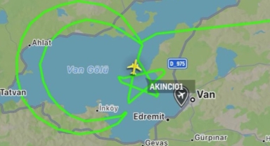 Akıncı İHA İran dönüşü gökyüzünde ay yıldız çizdi