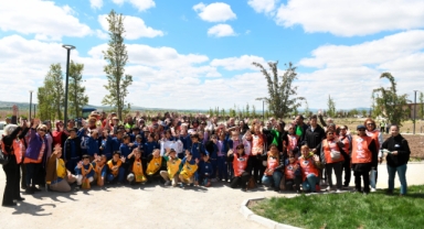 ANKARALI MİNİKLERİN YETİŞTİRDİĞİ MEŞE FİDELERİ BAKAP’TA DOĞAYLA BULUŞTU