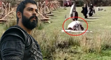 Bizans askeri kıyafetiyle set arasında namaz kıldı