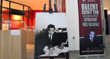 Bülent Ecevit'in Gençlik Yıllarını Anlatan Mektuplar Küçükçekmece'de Sergileniyor