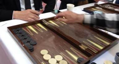 Büyükçekmece’de kıran kırana tavla turnuvası heyecanı