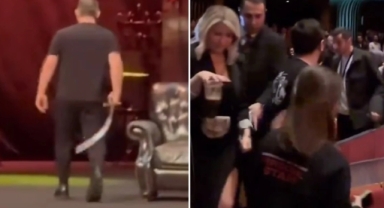 Cem Yılmaz sahneyi terk etti 