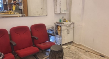 Duvarı delip kuyumcuyu soydular