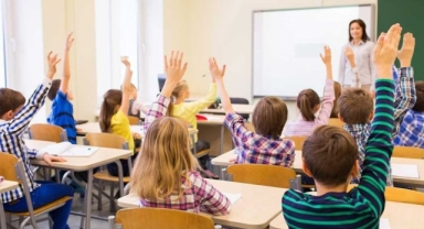 Fenomen öğretmenlere disiplin cezası yolda