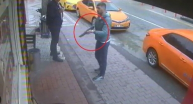 Haraç alamayınca taksi durağını kurşunladı