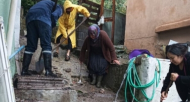 Hatay'da sağanak hayatı felç etti