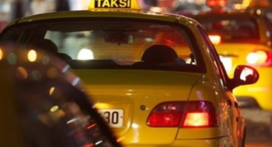 Kadın sürücüsüyü tehdit eden taksici yakalandı