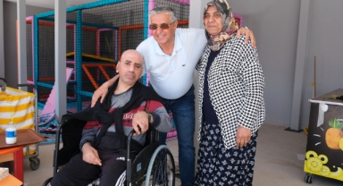 Kemer Belediye Başkanı Necati Topaloğlu engellilerle bir araya geldi