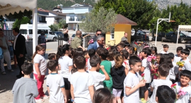 Kemer'de Trafik kazasında hayatını kaybeden öğretmen Erkan Şahin için anma töreni 