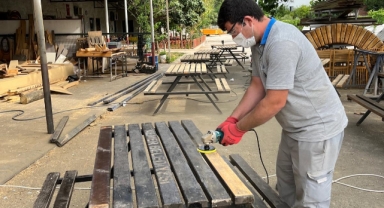 Kemer Kındılçeşme’deki piknik masaları yenileniyor
