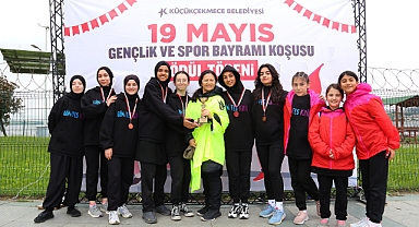 KÜÇÜKÇEKMECE'DE 19 MAYIS KOŞUSU YAPILDI