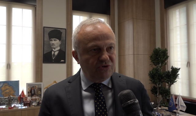 Öğrenciler için risk teşkil eden vinç Büyükçekmece belediyesini harekete geçirdi
