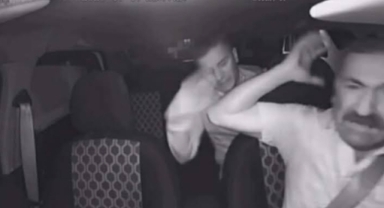 Taksiciye taşla saldırdı