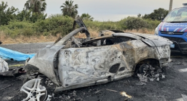 Yanan araçta 2 kişi öldü