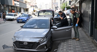 Yoldan geçen kadın kurşunun hedefi oldu