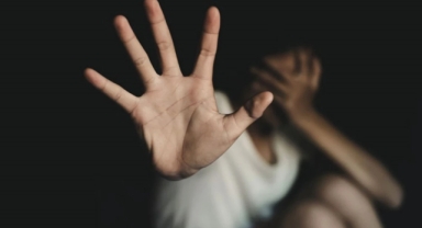 14 yaşındaki erkek çocuğuna cinsel istismar