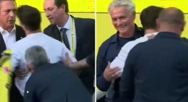 Bir taraftar, Mourinho'nun üzerine koştu