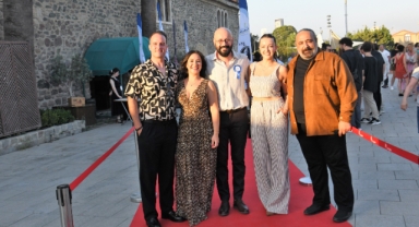 Bornova Belediyesi Şehir Tiyatrosu Ödüle Doymuyor