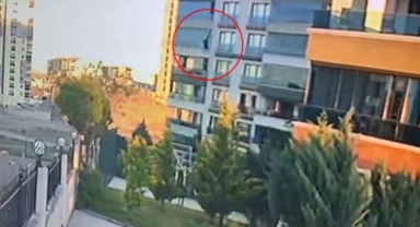 Cam silerken dengesini kaybedip 7. kattan yere çakıldı