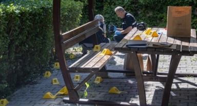 Eşi ve kızını öldürüp intihara kalkıştı 