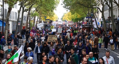 Fransa'da aşırı sağ protesto edildi