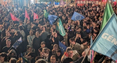 Fransa'da yüzlerce kişi sokağa çıktı