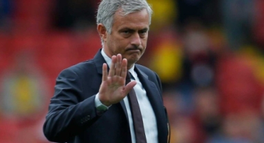 Futbolcunun yüzünü bile görmeden takımdan kovdu