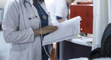 Hastanede doktorlara ve güvenlik görevlisine saldırı