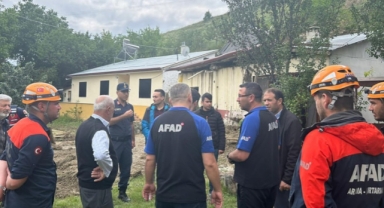 Heyelan nedeniyle 5 ev tahliye edildi 