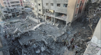 İsrail ordusu Gazze'ye saldırdı