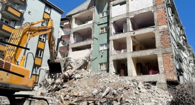 İstanbul'da yıkılma riski olan bin 556 bina var