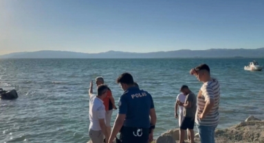 Kanalda yüzerken kayboldu