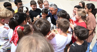 Kemer Belediye Başkanı Necati Topaloğlu’ndan öğrencilere tatil mesajı