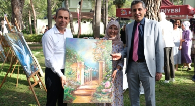 Kemer Halk Eğitim Merkezi’nden yıl sonu sergisi 