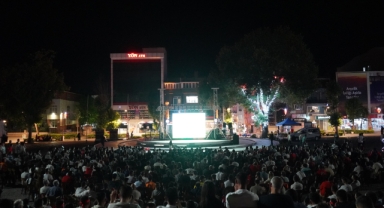 Lüleburgaz Kongre Meydanı’nda milli maç coşkusu