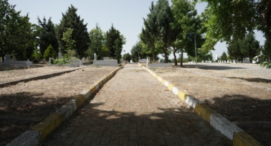 Lüleburgaz Yeni mezarlık yolu bayrama hazır