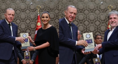 Saray yandaşları ödüle boğdu