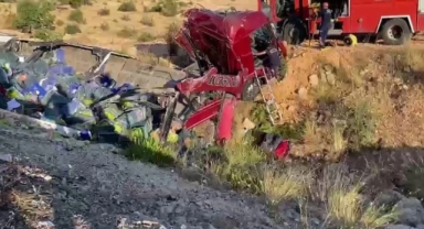 Sebze yüklü tır şarampole yuvarlandı