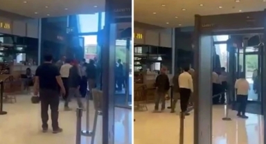 Tekbir getiren grup İstanbul'daki Zorlu Center'ı bastı