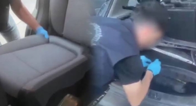 Yurt dışına çıkarken kıskıvrak yakalandılar