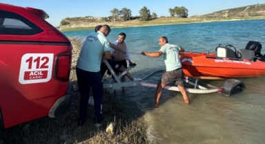 Baraj Gölü'nde mahsur kalan kişi kurtarıldı 