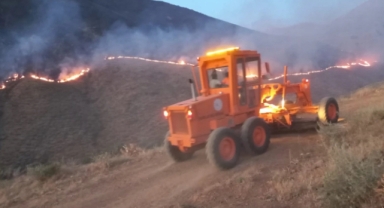 Develi ilçesinde dağlık alanda yangın çıktı 