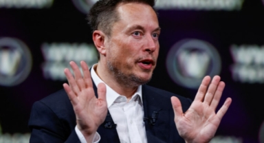 Elon Musk’tan insansı robot kararı