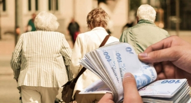 Emekliler maaşları hakkında dert yakındı