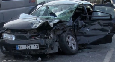 Esenler'de Otomobil Kazası