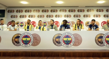 Fenerbahçe’de 7 futbolcu için imza töreni