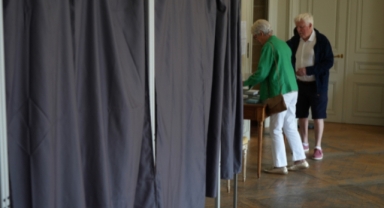 Fransa'da seçimlerin 2. turundan ilk sonuçlar 