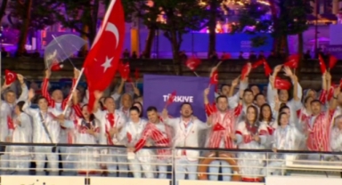 Fransa'da tarihi anlar!